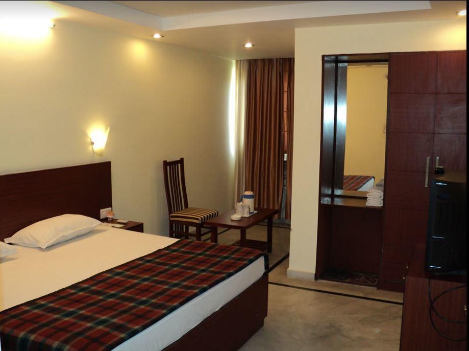 Hotel Swagat Palace Bhiwadi Екстериор снимка